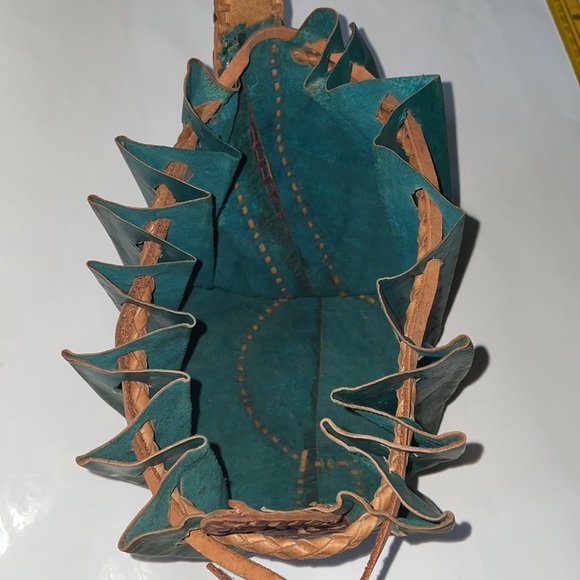 Leather medicine pouch - Picture 7 of 7